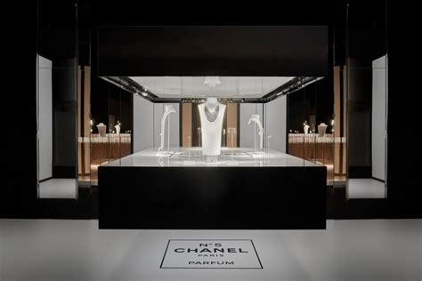 chanel launches high jewelry collection based on no.5 perfume|N°5 Collection .